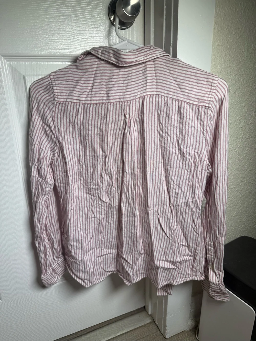 Banana Republic Pink Striped Casual Button-Up Shirt